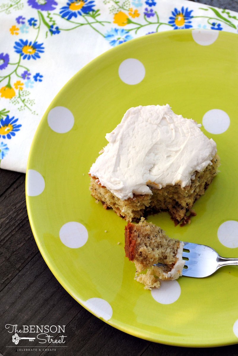 TheBensonStreet's tweet photo. Banana Cake recipe with a delicious buttercream frosting #recipes #recipestotry #cake #bananas #desserts #bananacake https://t.co/4zoWcUi2f2 https://t.co/cFVNhfFCqf