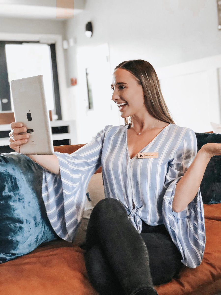 Late Night (Virtual) Leasing is a GO! Take a virtual tour of our model home and get all of your leasing questions answered!📲 Head to our website and select “Chat with us” to be connected to a leasing agent! We’ll be here until 10PM M-F to better serve you!🤩#QuarantineWithAspen