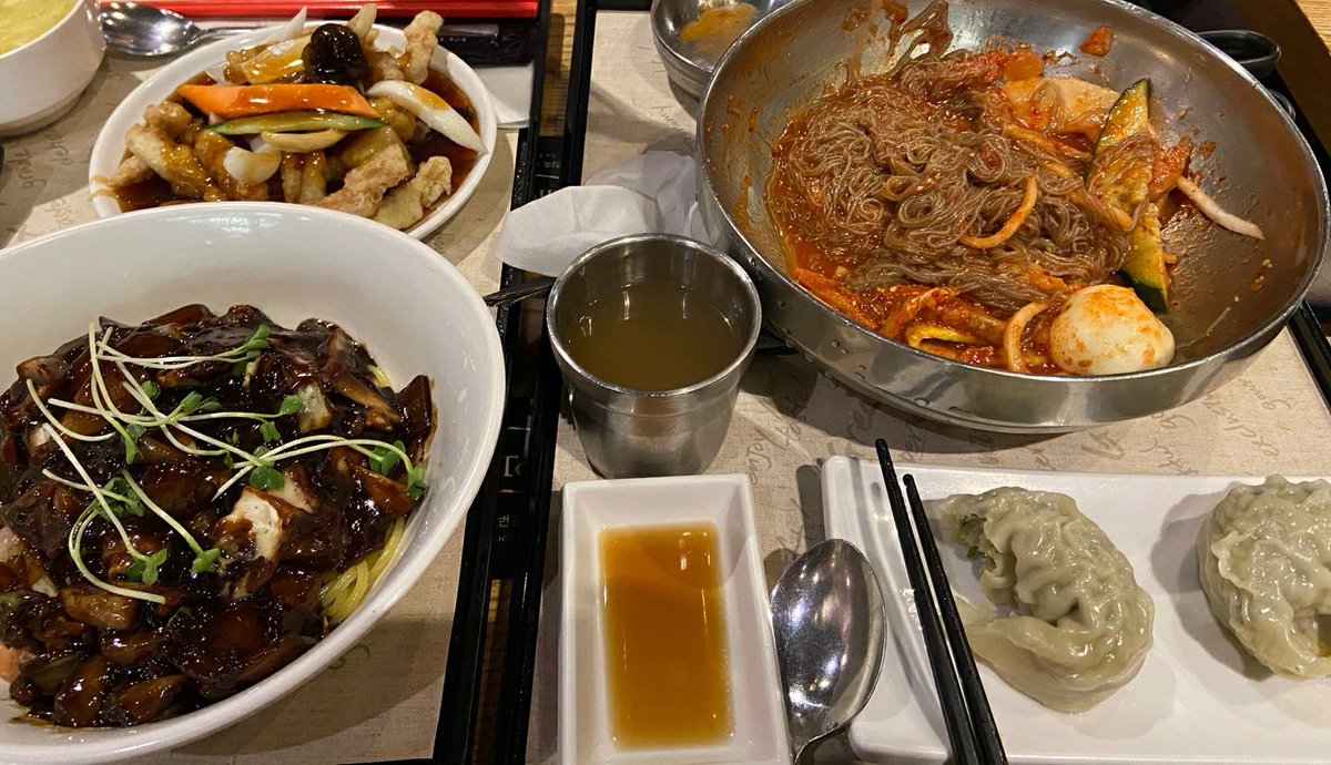 JYPETWICE's tweet photo. Photo by NAYEON 

#TWICE #트와이스 #TWICEFOOD https://t.co/bWzvUpNv4p