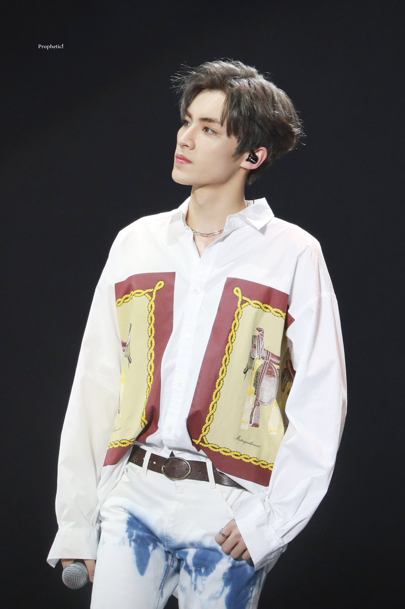 Prophetic0201's tweet photo. #WayV #XIAOJUN
#威神V #肖俊 https://t.co/Q7LdPJ4D6o