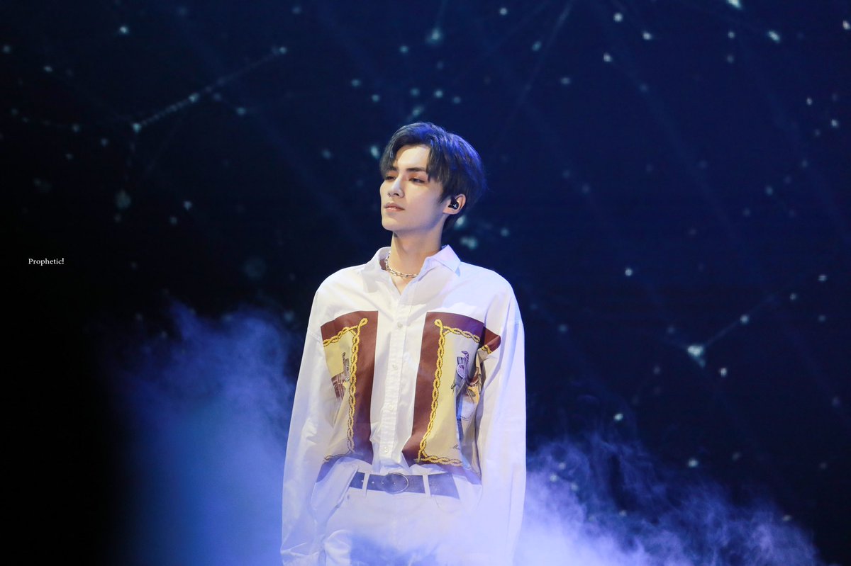 Prophetic0201's tweet photo. #WayV #XIAOJUN
#威神V #肖俊 https://t.co/Q7LdPJ4D6o