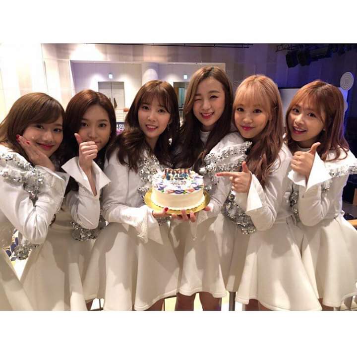 AHGAFINE's tweet photo. FINEAPPLES!🍍 it's April month so It's APRIL time💖 @APRIL_DSPmedia
@official_DSP
#에이프릴 #April #Aprilcomeback #Aprilqueenofspring #APRILonapril #Chaekyung #Chaewon #Naeun #Yena #Rachel #Jinsol #Kpop #Dspmedia https://t.co/PX2wnARxv2
