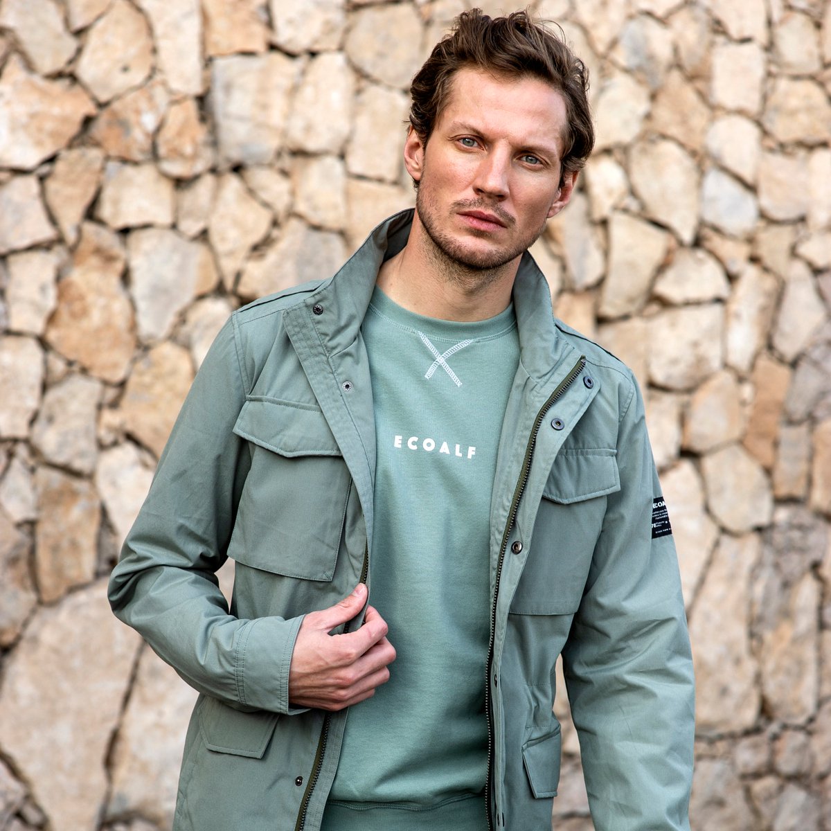 Be ready for the spring with this Ecoalf field jacket! The Ecoalf fabrics are made from recycled plastic bottles and help to leave a zero-carbon footprint. Read all about it in our newest magazine lnkd.in/etbyz2i. 
#becausethereisnoplanetb
