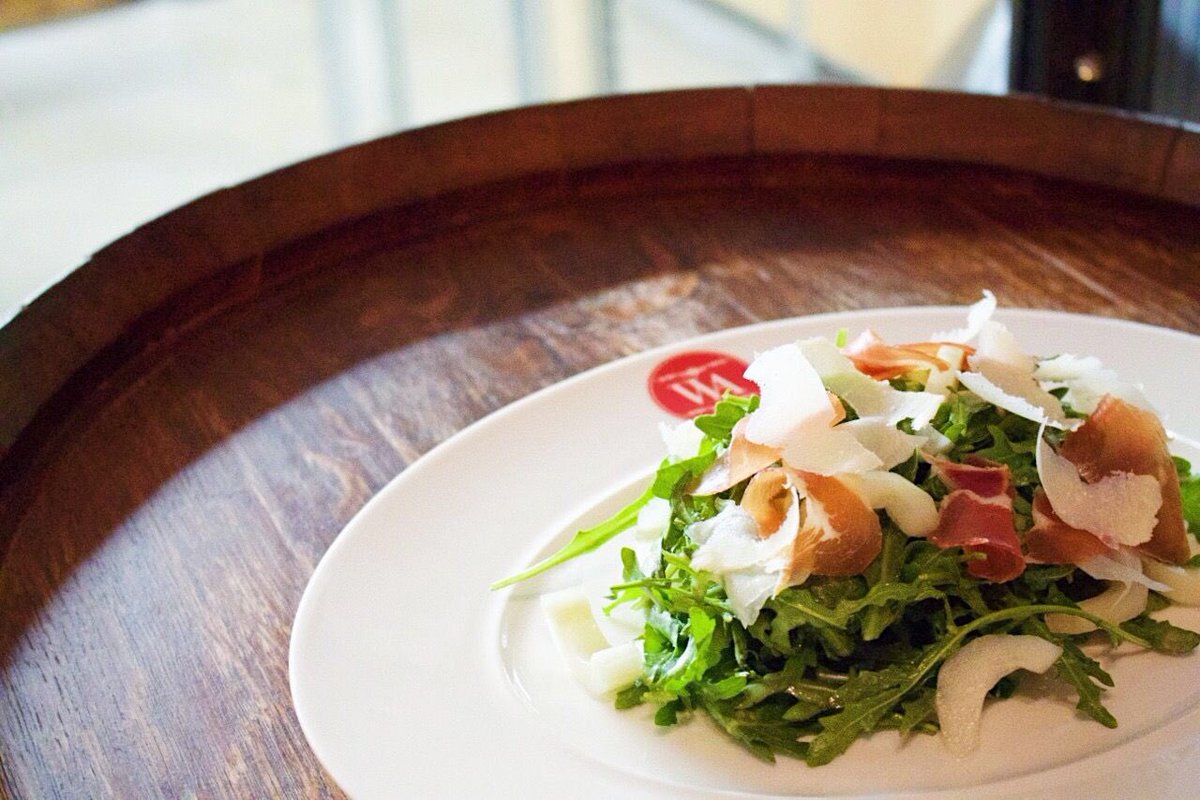 SPRING IS HERE • And so are scrumptious salads to be enjoyed with a nice crispy white.
⠀
#yourwineisourpassion