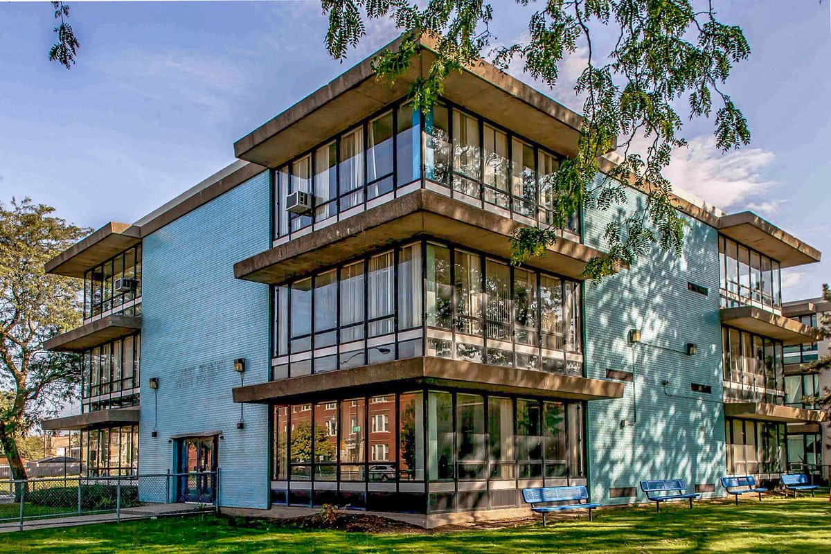 LEEBEY's tweet photo. My stay-at-home Chicago architecture tour continues with these 2015 image I took of the former Overton school, 49th and Prairie. Stellar midcentury work by @perkinswill_CHI . Google to see the cool things happening there now. https://t.co/wBW6fsDxud