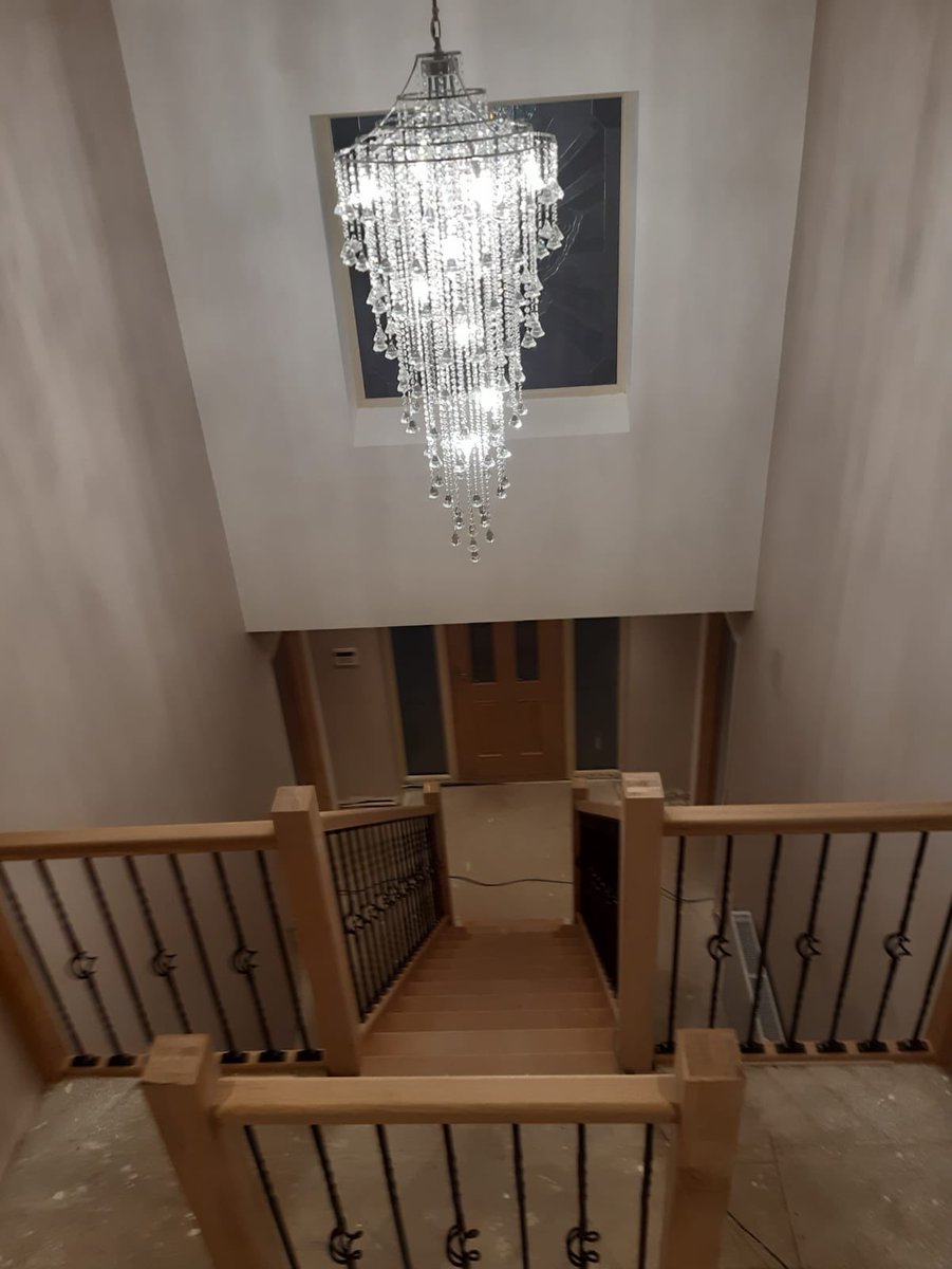 CastlewoodJ's tweet photo. Specially designed Feature oak staircase. 
Fitted with iron balustrade as an alternative to glass. https://t.co/xM8hS8whZs