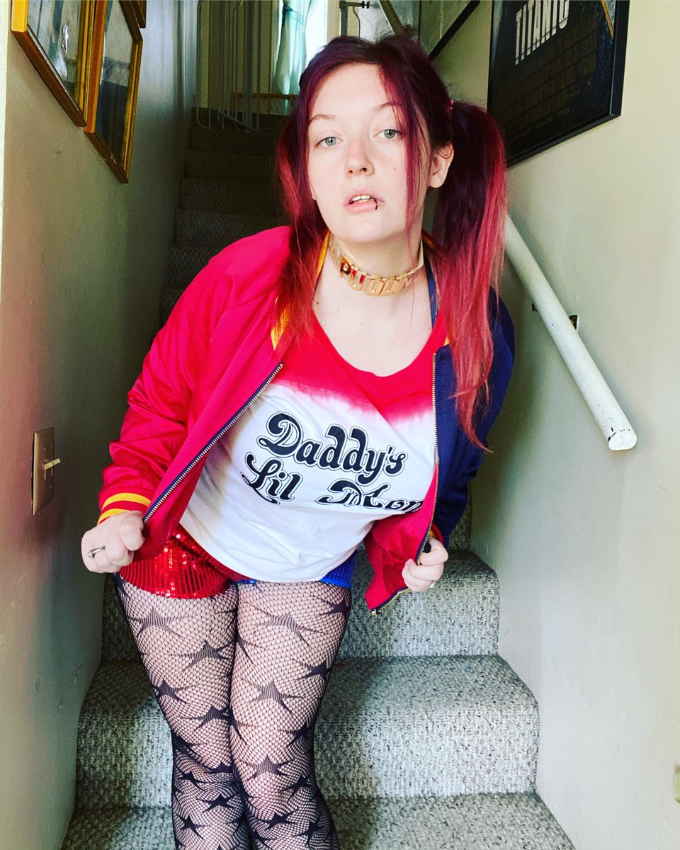 BabbyBat's tweet photo. It’s quarantine-o-ween and I have a special Harley Quinn set going up on my OnlyFans! https://t.co/RnxZT0Bk43 https://t.co/JE5aEBMMlK