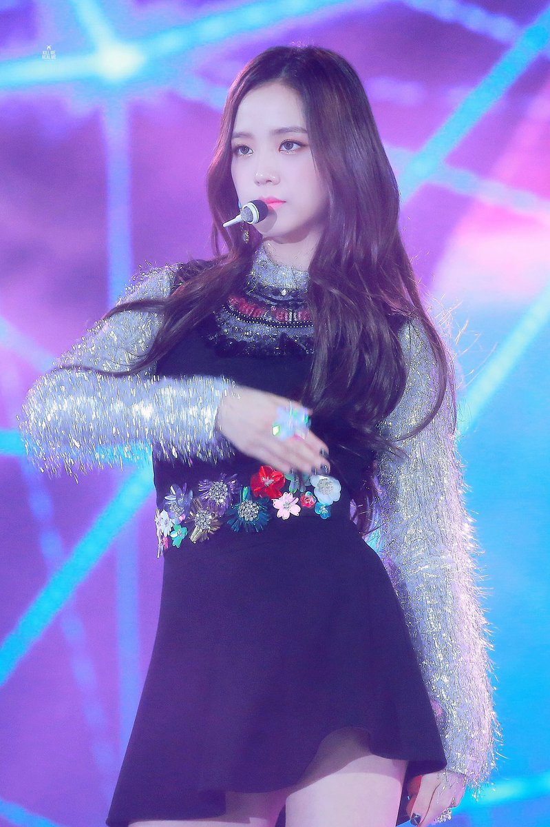 killmehealme127's tweet photo. 얼굴천재 김지수⊂(˃̶͈̀ε ˂̶͈́ ⊂ )

#블랙핑크 #BLACKPINK 
#지수 #JISOO #김지수 https://t.co/g4EyRs6n37