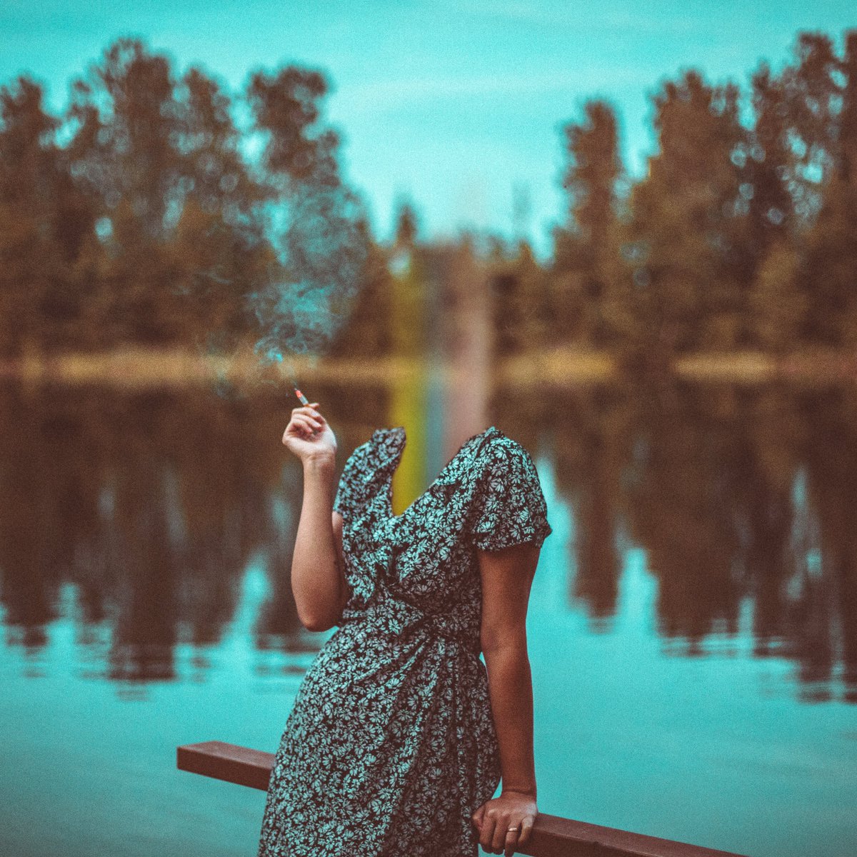 New synth-heavy glitch track featuring @PromQueenMusic is out today. Listen here hyperurl.co/ufohp