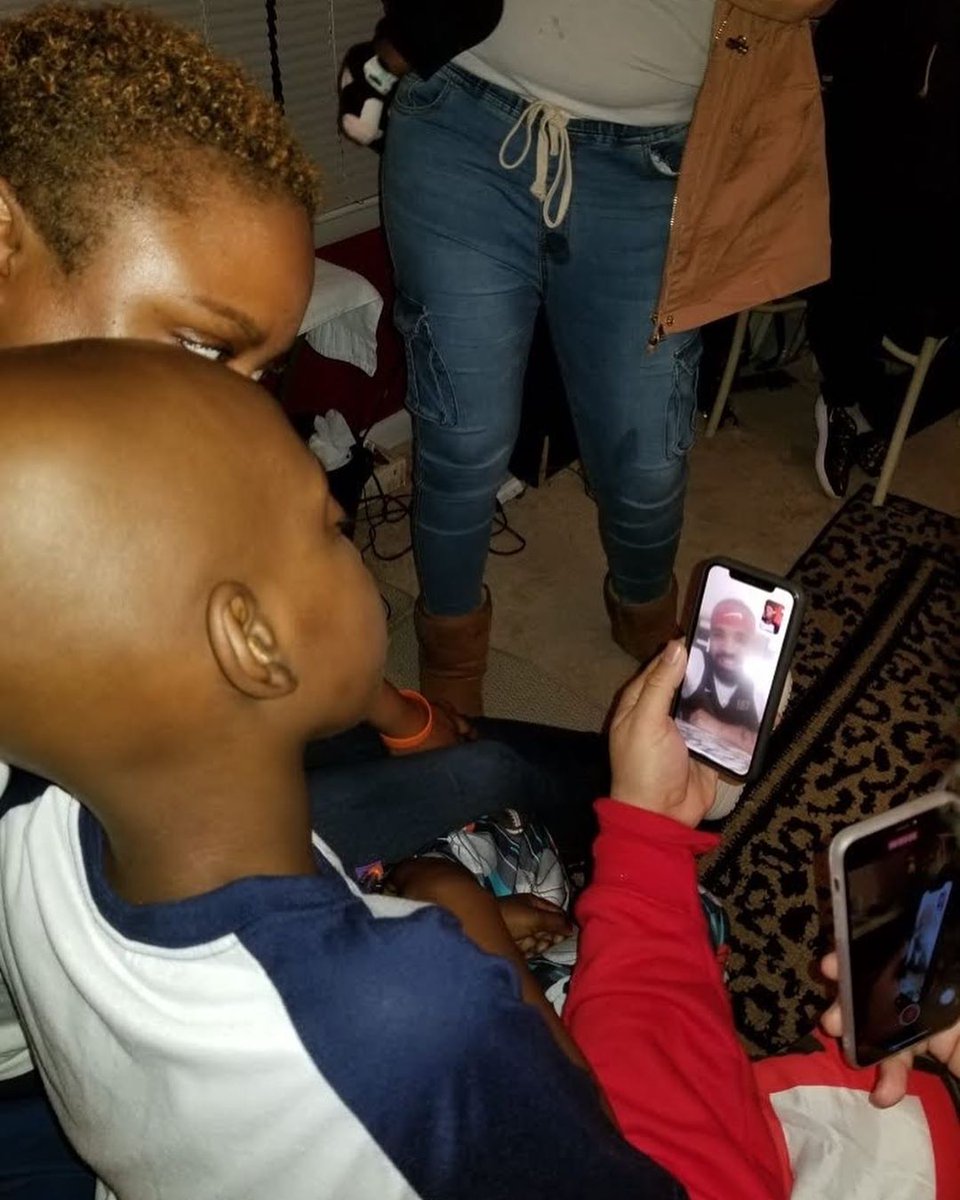 Drake, The Weeknd, and J.Cole FaceTimed with 11-year-old boy before he passed away from cancer. cmplx.co/Q9i6Nul

Rest in peace, Elijah. 🕊