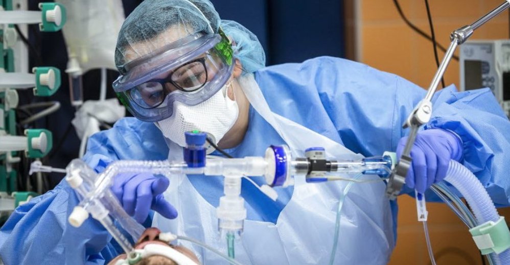 RNAO's tweet image. RNAO is pleased with @JustinTrudeau's $2B for #PPE. Securing Ont's 9M SxMasks/week + other essential PPE is urgent NOW! We must prepare for #WorstCaseScenario. 

@fordnation @celliottability @HeAngus @cafreeland @PattyHajdu @CPHO_Canada @DorisGrinspun