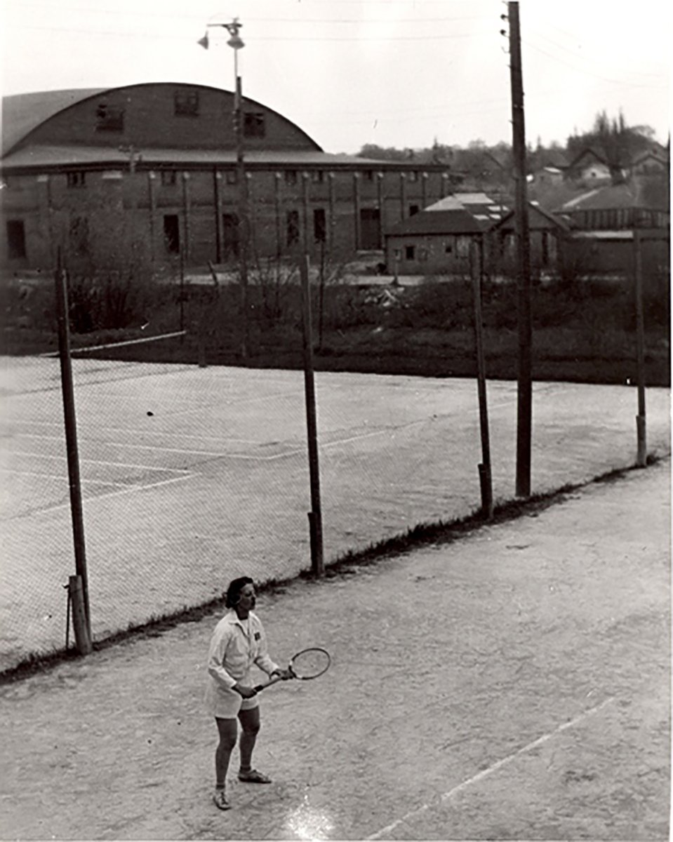 DCUOITChronicle's tweet photo. @Oshawa_Generals @MyTributeCentre @DCBrandonWright @OHLHockey @oshawacity Named after William Hambly Sr., Hambly's Arena opened in 1930. The arena was home to the most successful years of the @Oshawa_Generals. The team won seven consecutive @OHLHockey championships and three Memorial Cups between 1937-1944. 4/9
#LandWhereWeStand | #LWWS https://t.co/To2BlgzcMc