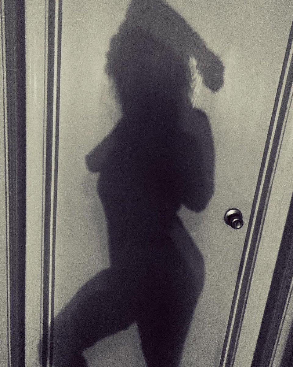 ropehansson's tweet photo. Fresh to death 
#nakey #outtheshower #boob #sideboob #shadow #stayclean #bottom #butt #ass #erotic https://t.co/KErkUeTxQX