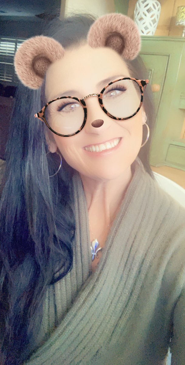 heatherichter's tweet photo. Itโs payday!! ๐ต Letโs wear green to celebrate!! Staying connected via Twitter for Spirit Week!! Join us!!! #KCSOSproud #KCSOSComesTogether #green @KCSOS @KCLearnNetwork https://t.co/LpryvRBOl0