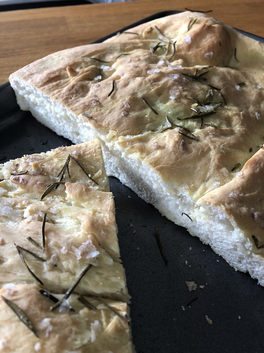 dianegillHT's tweet photo. @Cant_Enterprise Rosemary and olive oil focaccia made today! https://t.co/RGne0ByHEz