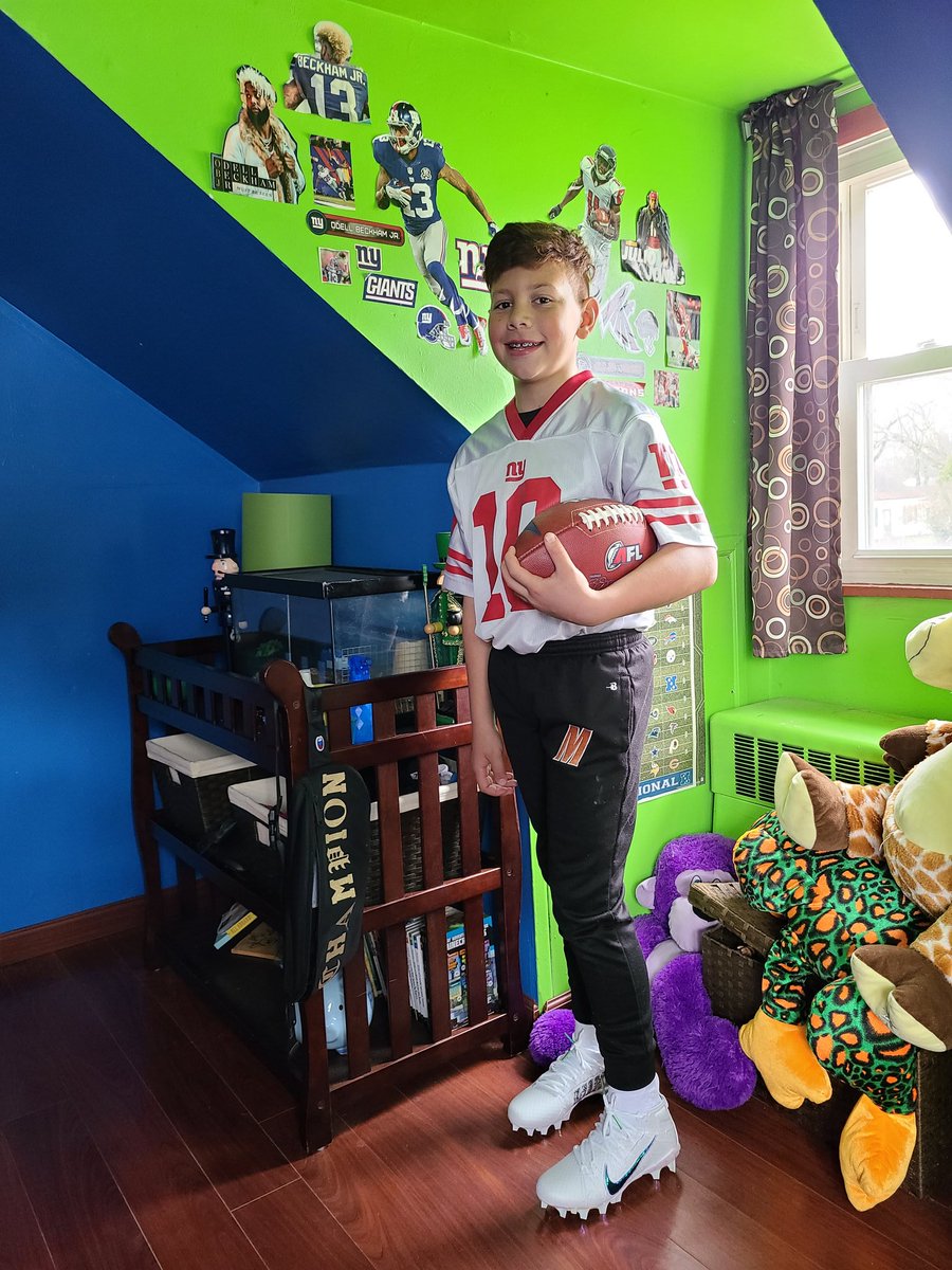 nukes7's tweet photo. #SpiritWeek #MohonProud #FutureProfessionalFootballPlayer @MohonCSD @PWintermediate https://t.co/6x3xQeW5Fm