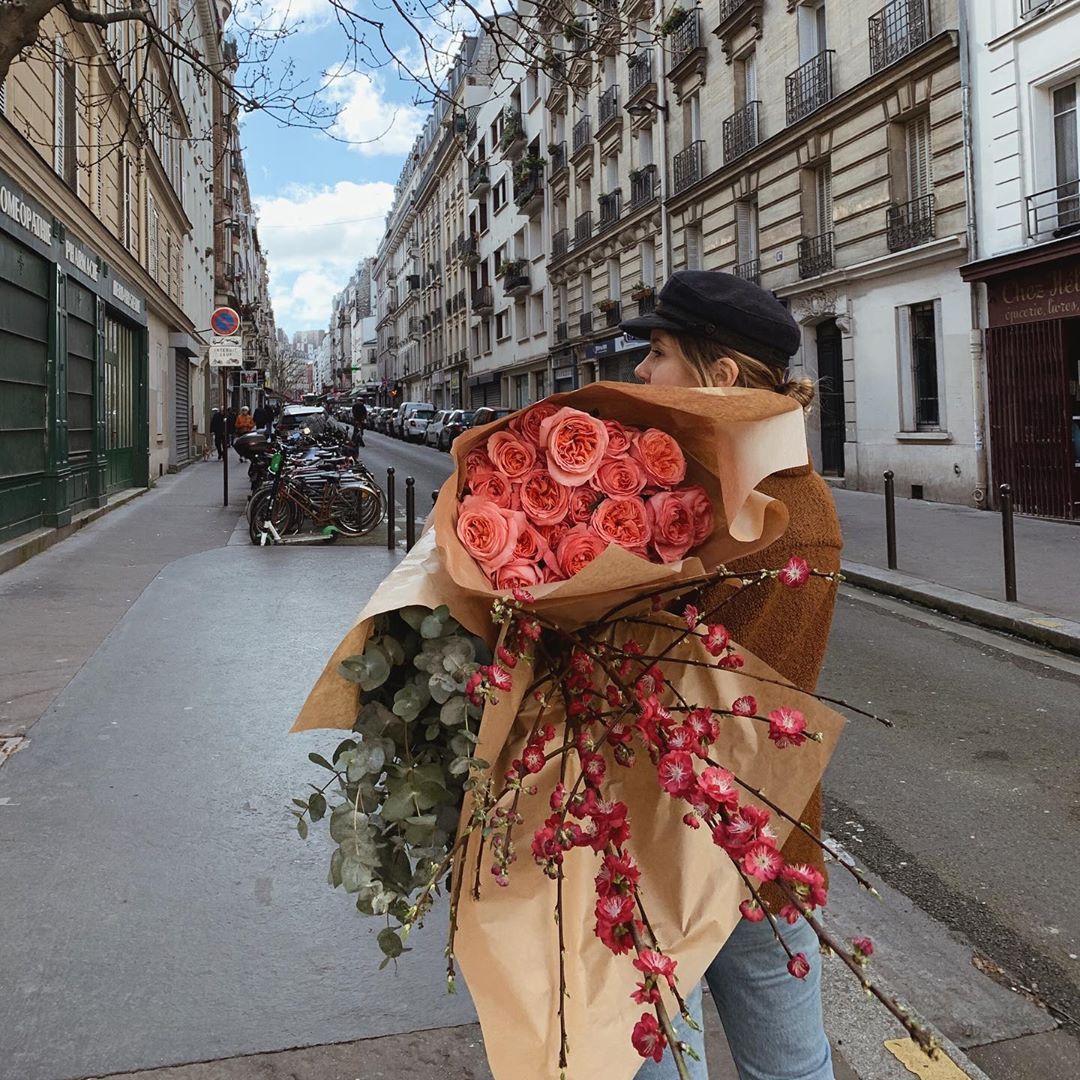 LHotel's tweet photo. I ask those who have an endless love for Paris to publish one of their favourite photographs of the city ❤️
The goal is to flood our social feeds with positive posts ✨
(📷:@parisgirlflowers on Instagram) https://t.co/OaMbsUcBop