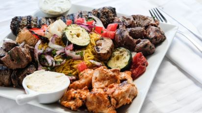isfdn's tweet photo. Support students by getting contact-free delivery or takeout with Tanoor TOMORROW - Wed, 4/1, between 11-8. 20% of your bill will be donated back to fund programs, including food support for students in our community. Use the Tanoor App! (iOS/Android) #diningforkids https://t.co/iyCjUVkVZW