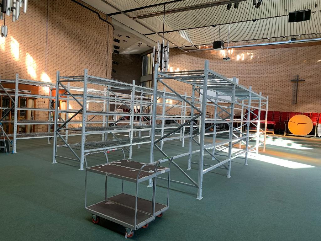 LifeatXPO's tweet image. In just 8 hours, our UK team installed racking to help a local food bank serve people who are self-isolating. Thanks to all the #EverydayHeroes who are making a difference! #WeAreXPO