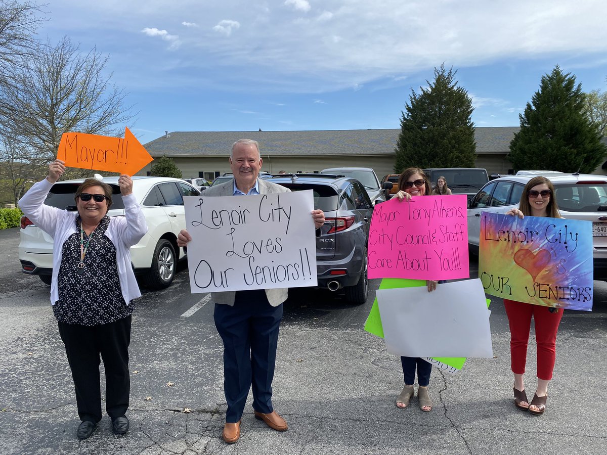 MayorAikens's tweet photo. Enjoyed seeing the residents of River Oaks!! https://t.co/wNWyh1mGpC