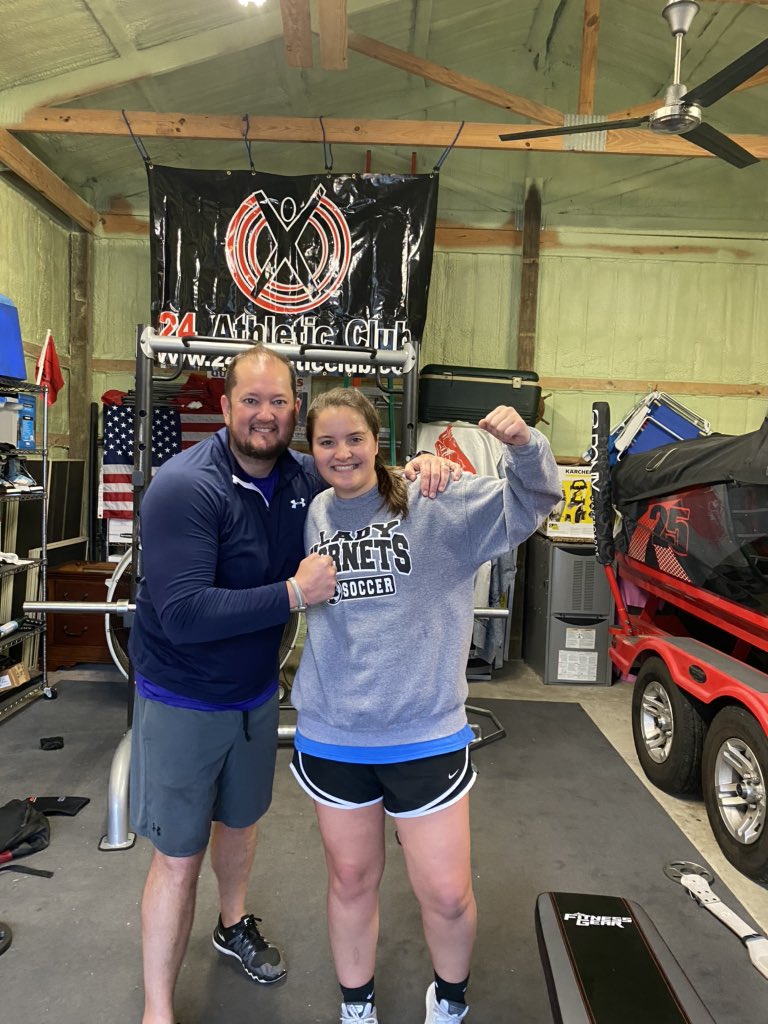 Today should be another Game Day..💙🐝⚽️. These 2 are enjoying their Daddy/Daughter time working out ❤️ #bryanthornets #keepmovingar #psalm103 My soul, Praise the Lord