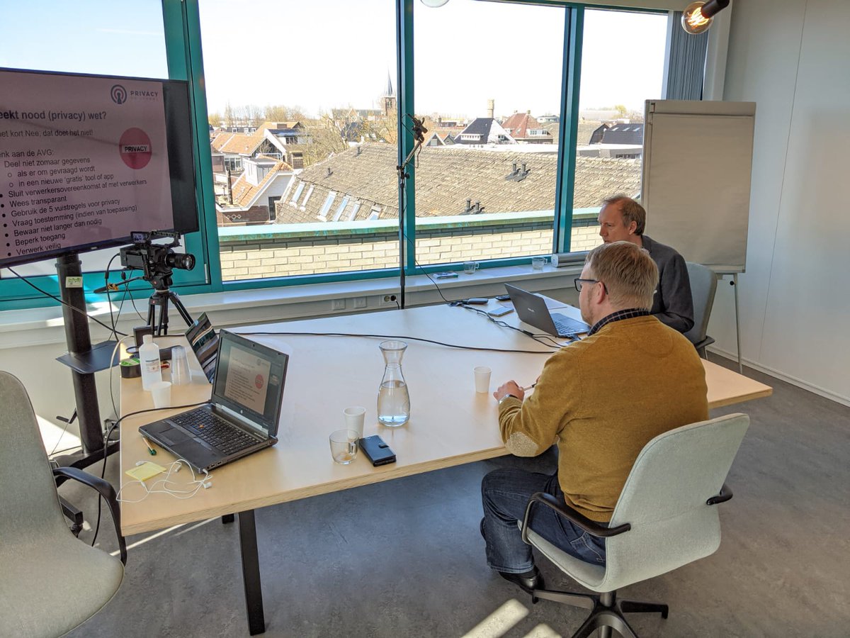 PrivacyopSchool's tweet photo. Onze #privacyexperts in actie: (gratis) online #vragenuur #onderwijsopafstand & #privacy. Mooi om te zien hoe scholen ook onderling tips delen! Met @jobavos
en Erik van Es. Volgende sessies: 1 en 7 april a.s. 14.00 uur Doe mee! https://t.co/Kolejt4UHy #onderwijs #avg https://t.co/LrxVaduCXI