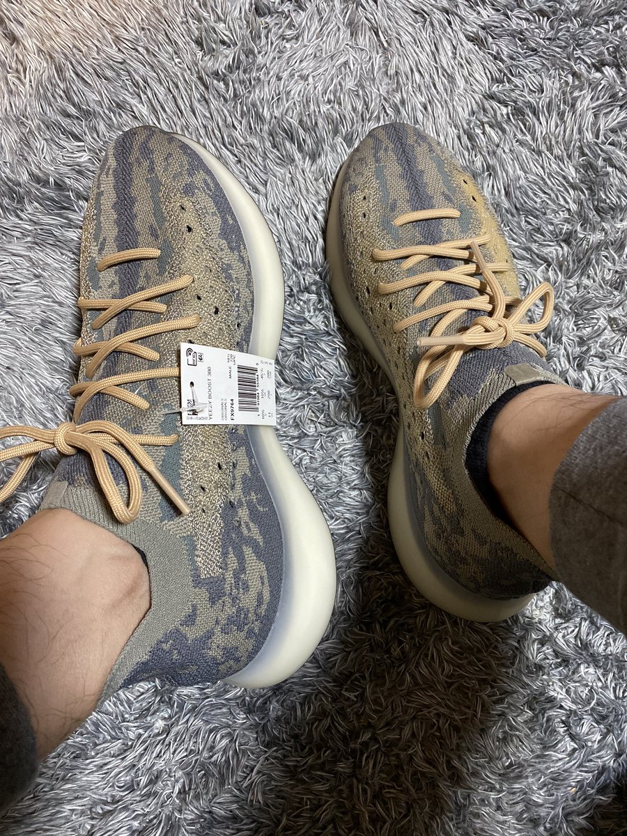 ぽん Yeezyboost380 サイズ感 350よりも気持ち大きめな気がする ハーフアップの28 5cmでも良さそうだった 購入したもの Us11 Jp29 0 Adidas Originals アディダス オリジナルス Yeezyboost380 イージーブースト Kanyewest カニエウエスト ウェスト