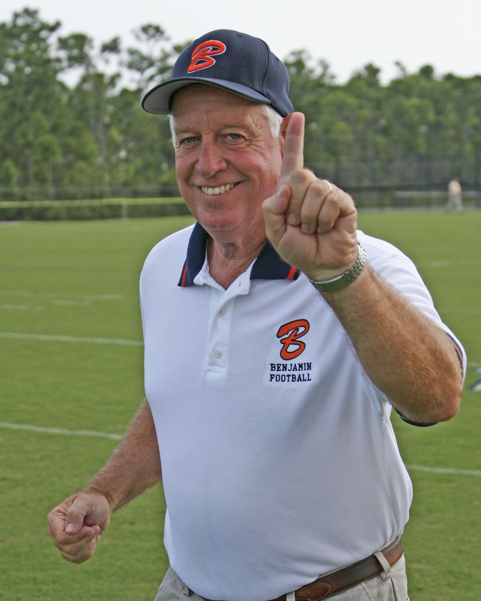 TBSAthletics1's tweet photo. Congrats to former Head Football Coach and Athletic Director Ron Ream for being inducted into the Georgetown College (KY) Athletic Hall of Fame! https://t.co/iZd8X1hqKr https://t.co/jgm4d9MolL