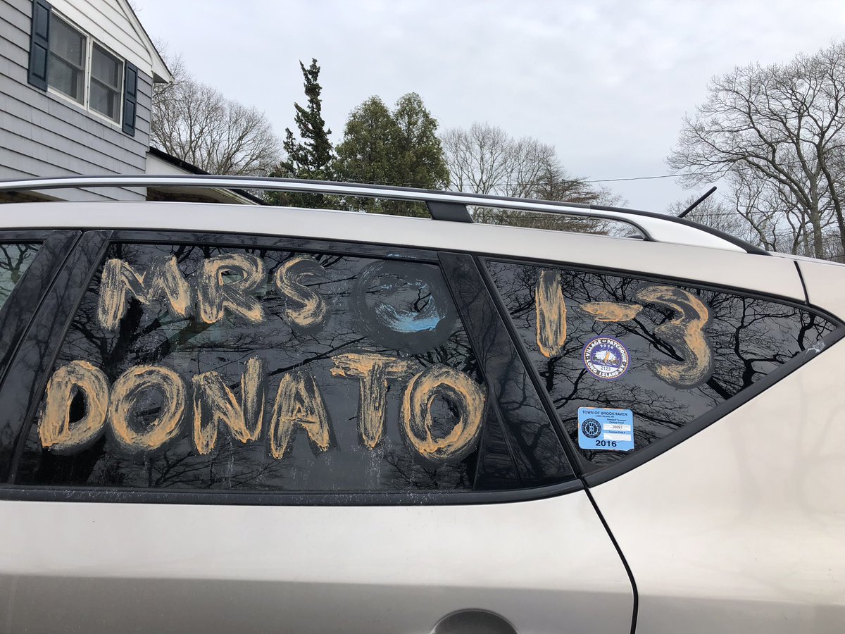 MrsDonato3's tweet photo. What an amazing day spreading cheer and smiles all over the @Nokobulldogs and @SachemSchools community! #allthefeels I miss you all so much my little loves! #wegetto #spreadkindness #teacherparade https://t.co/bf5fmIFKUZ