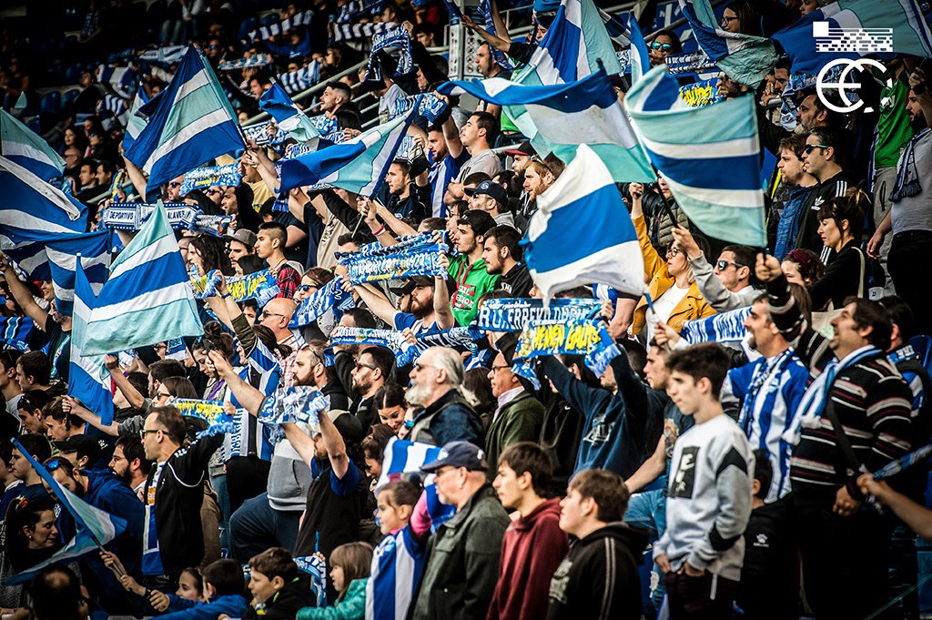 EFF_FVF's tweet photo. 👏🏻 Mendizorrotzan jokatu zen emakumezkoen lehen partidua euskal derbia izan zen eta euskal epaileek zuzenduta

👏🏻 El primer partido femenino en Mendizorrotza fue un derby vasco y con colegiados del comité vasco

Egun historikoa‼ @Alaves @AthleticClub https://t.co/ShnEfvRPbV