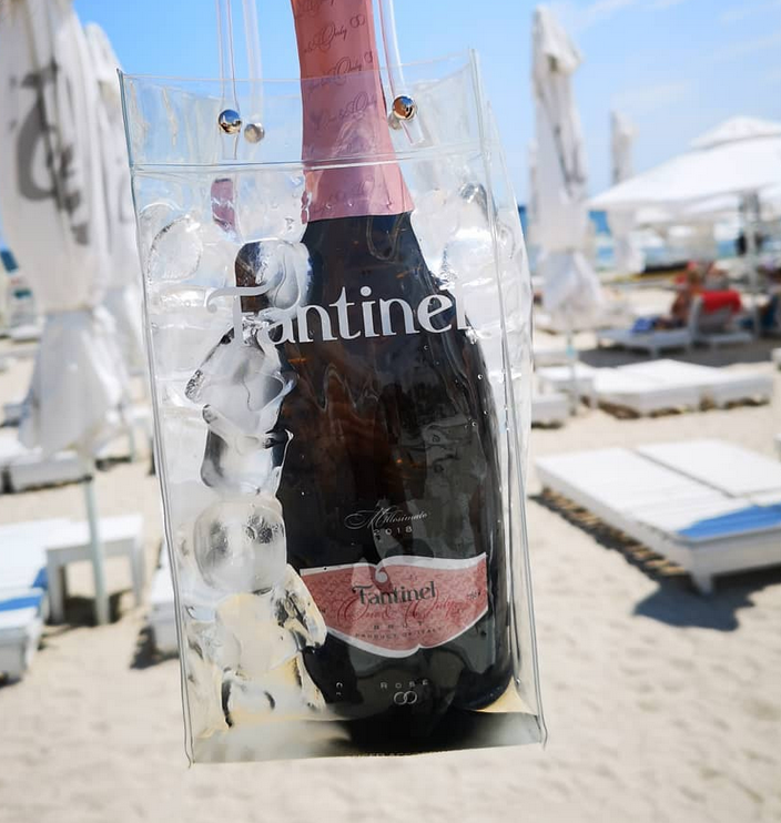 FantinelWinery's tweet photo. Continua a viaggiare… con la mente, con il cuore.
#Fantinel è con te, anche a casa ❤️. 
CONSEGNA A DOMICILIO IN TUTTA ITALIA. Info:Direct/fantinel@fantinel.com/Ph. 0427 591511
#wine #vino #wineathome #vinoacasa #consegnaadomicilio #oneandonly #rosè #iorestoacasa #iocomprofvg https://t.co/pIxkhKBcHZ