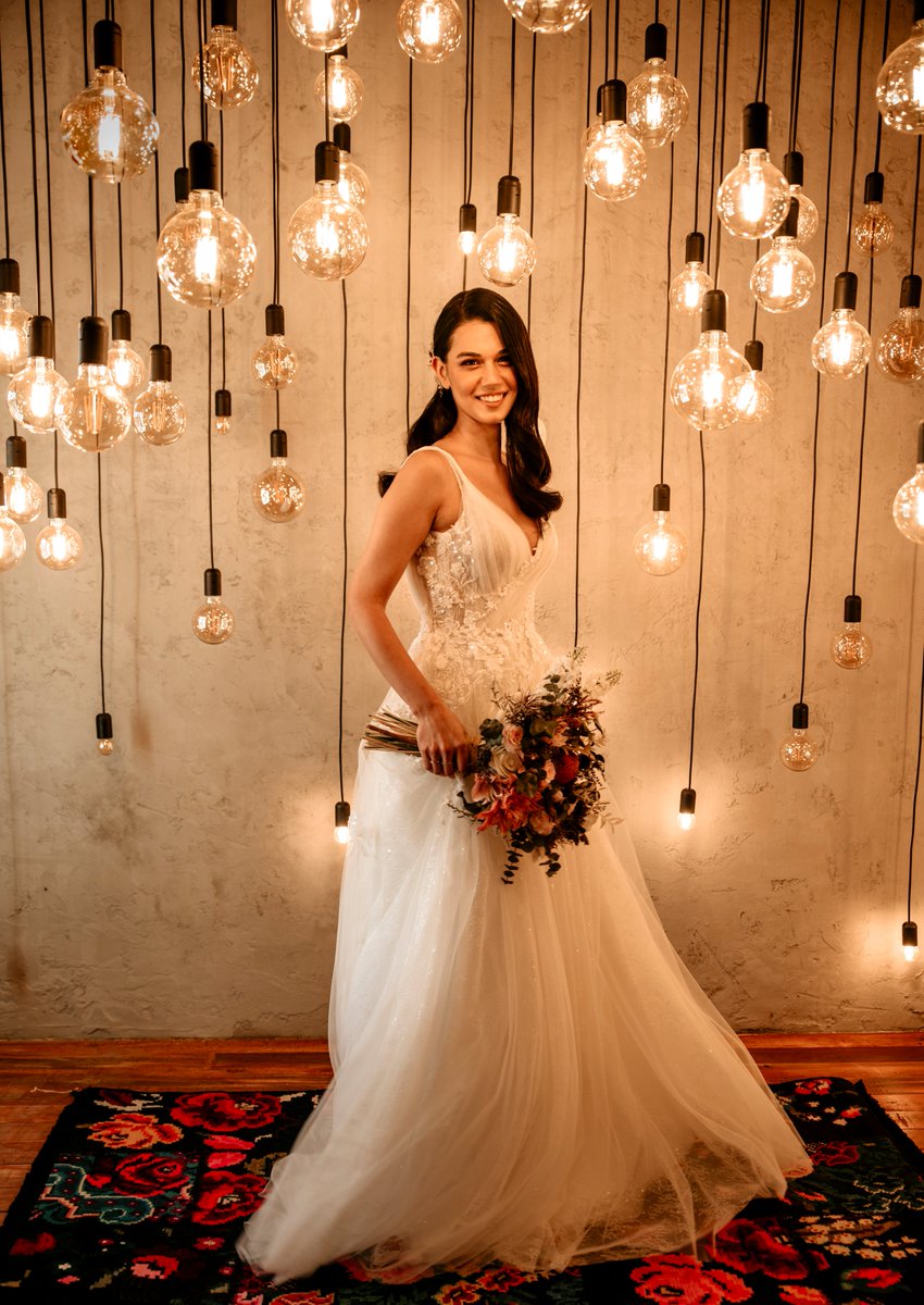 sinemmardicom's tweet photo. Wedding Dress @sinemmardicom 
Photography @bekircabalakmedia 
Hair &amp; Make-up @le.kula_makeup 
Accessories @miramu_design 
Place @bekircabalakplato 
Flowers @floralatolye 
Model @ilayda_karamursel https://t.co/sj63Cp7Ooa