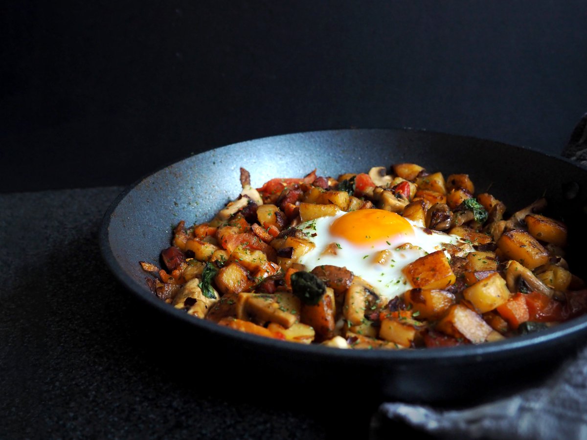 Today for my food project, using some of the vegetables from the Crosstown Collective Food Box and then some extras I already had, I made this chorizo hash. Nom!  #homecooking  #foodie