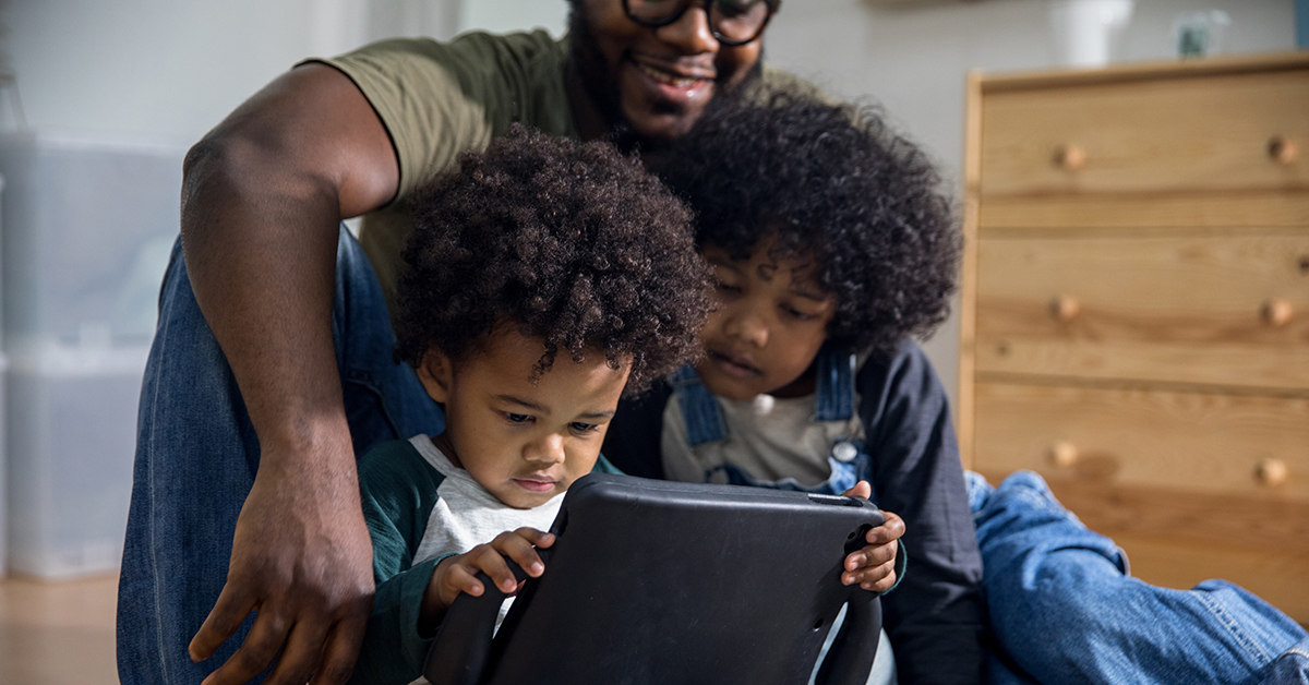 Rowley_Thomas's tweet photo. Market volatility can be unsettling, but it doesn’t have to derail your college savings. An age-based 529 portfolio is designed to work in up and down markets. Here’s how: https://t.co/bY0hzCDKRg https://t.co/EmgF8ijDLm