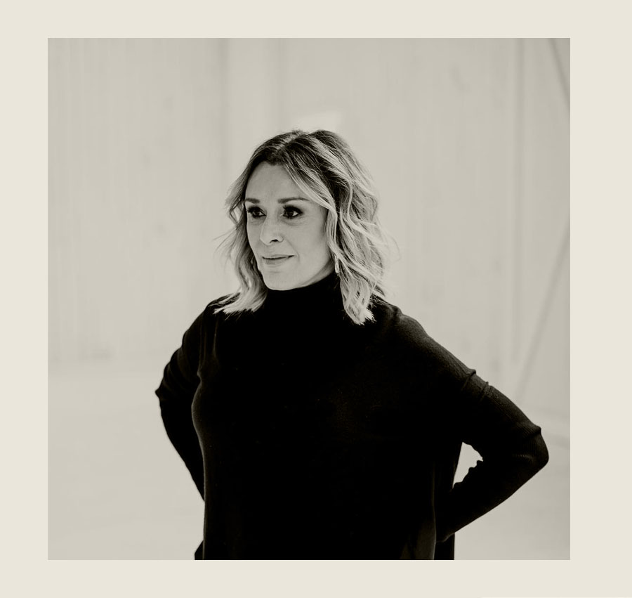 Songs which offer hope to a hurting world and celebrate the life that can be found in loving and worshiping the one true King!
Braveheart Worship with Sheila Walsh
Available now!
lnk.to/BraveheartWors…
#sheilawalsh #braveheartworship #cliffrichard #worship