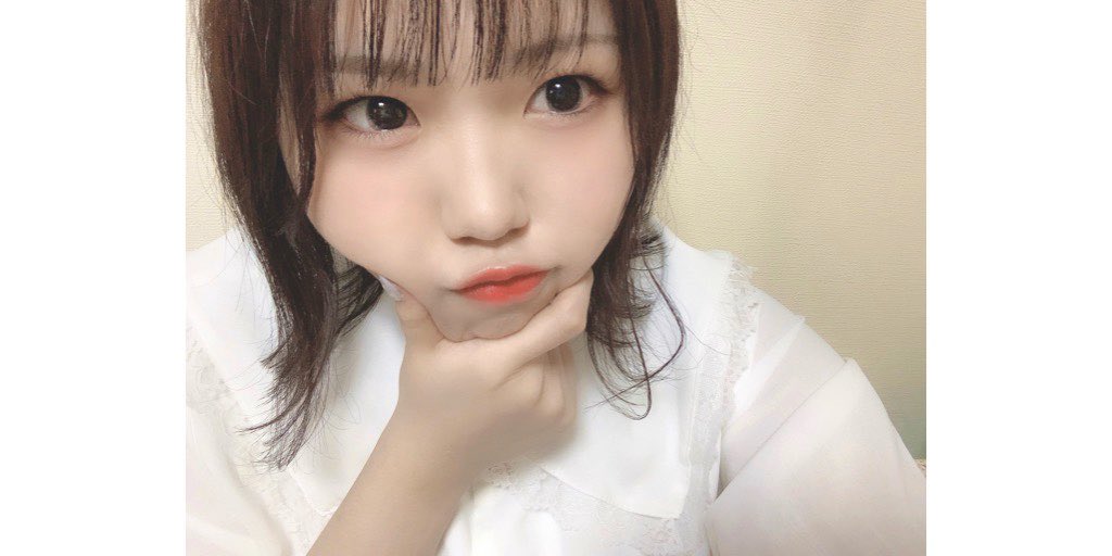 moko__LBZ's tweet photo. 今日でもこちゃんも卒業です🎓
沢山の思い出をありがとうございました🌸
#もこちゃんかわいい って世界一言われた自信ある！！笑 
.
こんな私を好きでいてくれたみんなの事が私は大好きです。
本当に幸せな学生生活でした！ありがとう！
またね🐧💙
.
#最後のリプ返祭り https://t.co/ctwv18awL9