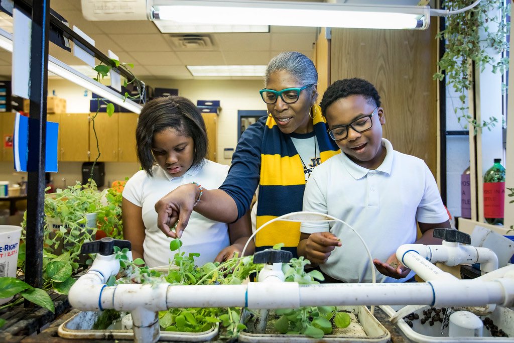 APS Recruits (@jointeamaps) on Twitter photo #TeamAPS needs a science π§ͺ teacher to join the <a href="/APSForrestHill/">Forrest Hill Academy</a> family! #FearlessLeaders apply here! π¨βπ¬ π©βπ¬ #TeamAPS needs a science π§ͺ teacher to join the <a href="/APSForrestHill/">Forrest Hill Academy</a> family! #FearlessLeaders apply here! π¨βπ¬ π©βπ¬