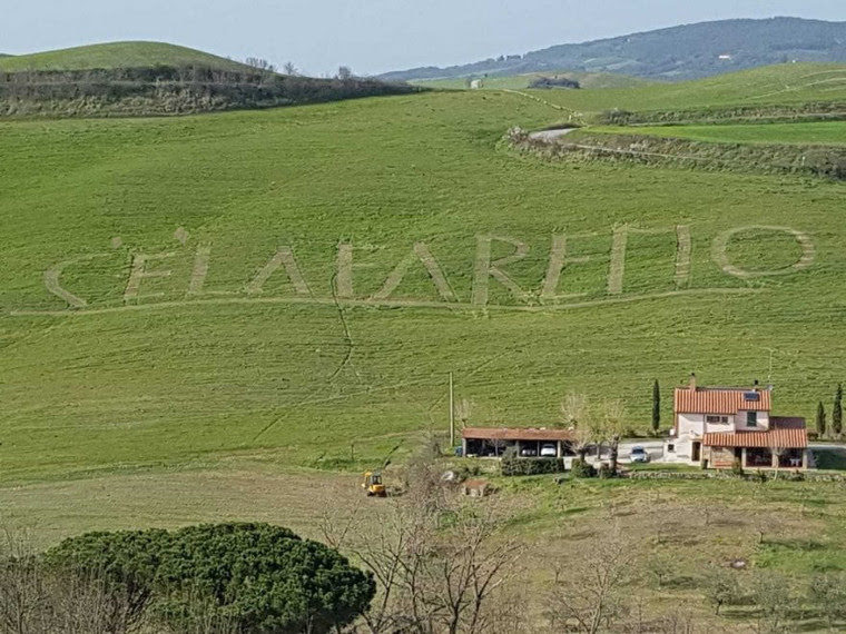 Quando animato da ottimi sentimenti cerchi di trasmettere un messaggio di positività ma dimentichi di disattivare il correttore automatico al trattore
#COVID19italia #COVID19 #coronavirus #coronarvirusitalia #andratuttobene