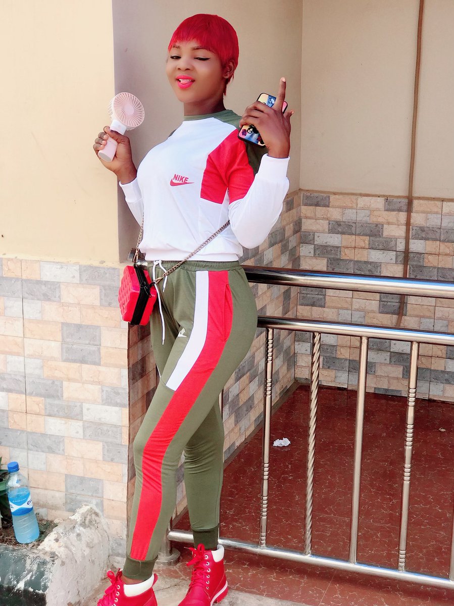 browne_barbie's tweet photo. Hbd to me,, titans celebrate with your fellow fellow titan #HelloTacha #TachaTheVoice https://t.co/21pu0R0yj7