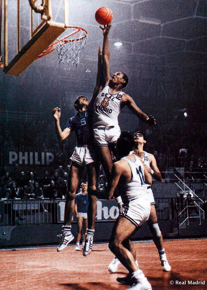 Miles Aiken: 693 points in 36 matches (19,3 avg). Avg of 22 in 11 matches in title season of 1966-67 and avg of 18,6 in 13 matches in title seasom of 1967-68 with  @RMBaloncesto.