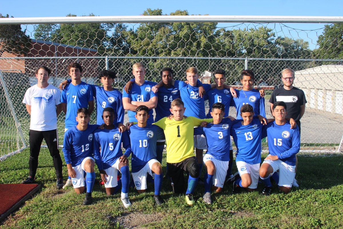 Raytown_Soccer's tweet photo. Thanks for the challenge @FortO_Soccer. 

My players will get this: Sifted through a bunch of photos and this was the only one that Leo was looking at the camera in.  Love this group.  

Hey @RaytownSoccer, @Northmen_Soccer, @HHSsoccercoach, and @staleysoccer. Let's see a pic. https://t.co/xSCFArRoA5