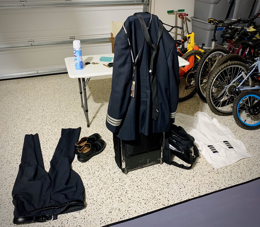 AmyMGibson's tweet photo. This #photograph is titled “Life with an #Essential” 

#EssentialWorker #AmericanAirlines #COVID19 @AmericanAir #ThankAnAveragePerson https://t.co/j3IehSX7uc