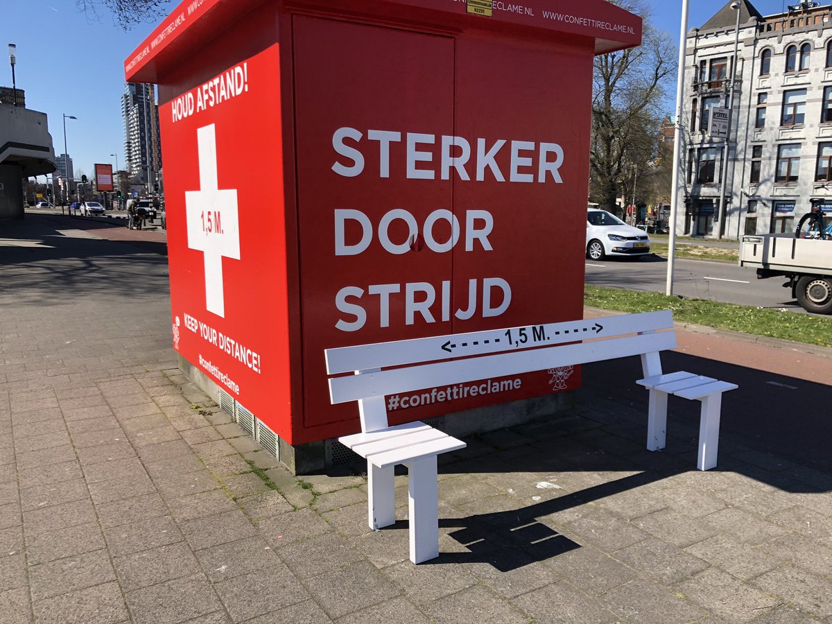 ReintJanPotze's tweet photo. Nieuw bankje op de Maasboulevard #CoronaCrisis #Rotterdam ❤️ https://t.co/X240l4Jz0C