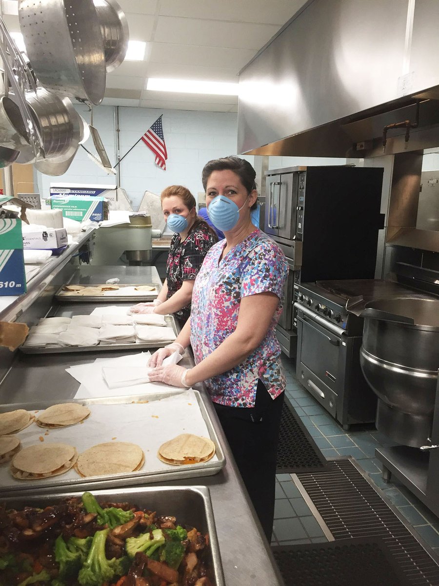 OnteoraCSD's tweet photo. A huge thank-you to our Food Services staff, who continue to make sure that Onteora students receive breakfast and lunch during the school closure! #OnteoraStrong #SchoolLunches #SchoolNutrition https://t.co/TLKVdCYt9Y