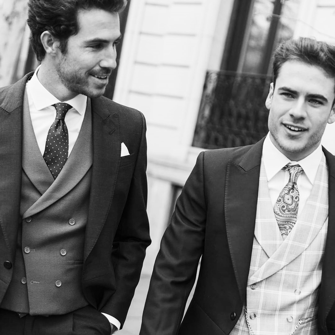 TrajesGuzman's tweet photo. #trajeshombre #chaques #smoking #bodas #noviosconestilo #novios #trajesguzman #madrid #felizmartes #yomequedoencasa #quedateencasa https://t.co/cEjeyulEU9