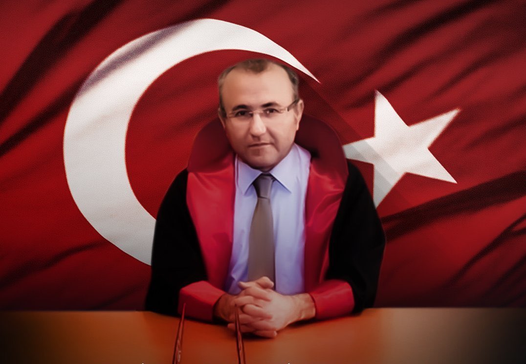 ademdurmusb's tweet image. #SavcıSelimKirazUnutma
#DevSol Savcı #SelimKiraz'ı
Ağır Yaralamış #RABBİM'den
SavcımızaAcil şifalar diliyorum
Ülkemizi germeye çalşanlara
ALLAH Kahretsin Saf insanların
Arkasına saklanan pis zalimleri
RABBİM Kahru Perişan eylesin
Evlerine Ateşler düşürsün

m.facebook.com/story.php?stor…