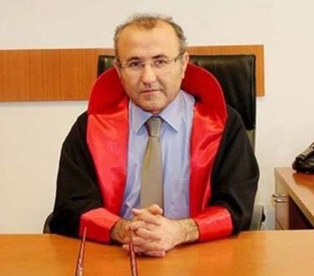 ademdurmusb's tweet image. #SavcıSelimKirazUnutma
#DevSol Savcı #SelimKiraz'ı
Ağır Yaralamış #RABBİM'den
SavcımızaAcil şifalar diliyorum
Ülkemizi germeye çalşanlara
ALLAH Kahretsin Saf insanların
Arkasına saklanan pis zalimleri
RABBİM Kahru Perişan eylesin
Evlerine Ateşler düşürsün

m.facebook.com/story.php?stor…