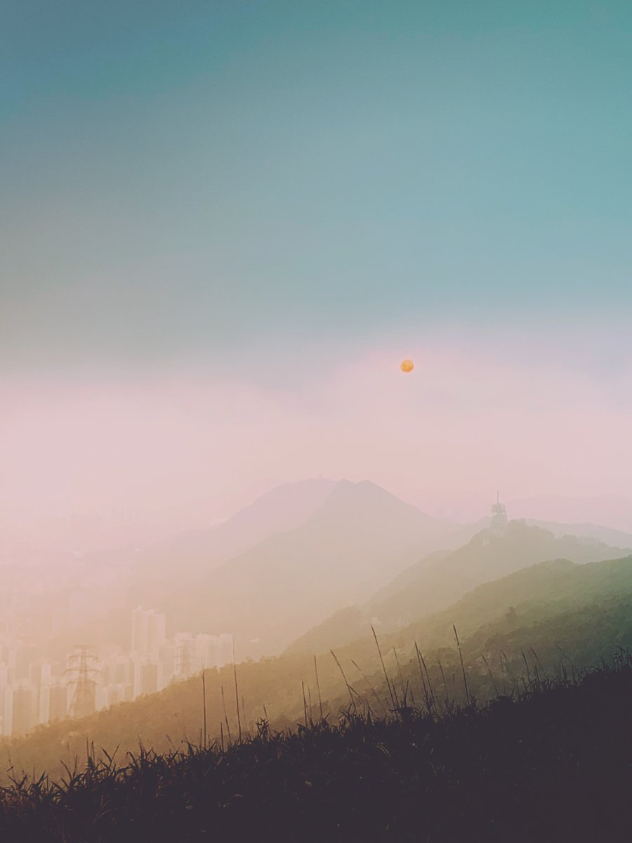 deeerelly's tweet photo. Treasure the days that you can still take a stroll... #Sunset in Tate's Cairn, Hong Kong https://t.co/RLMDnWi6q7