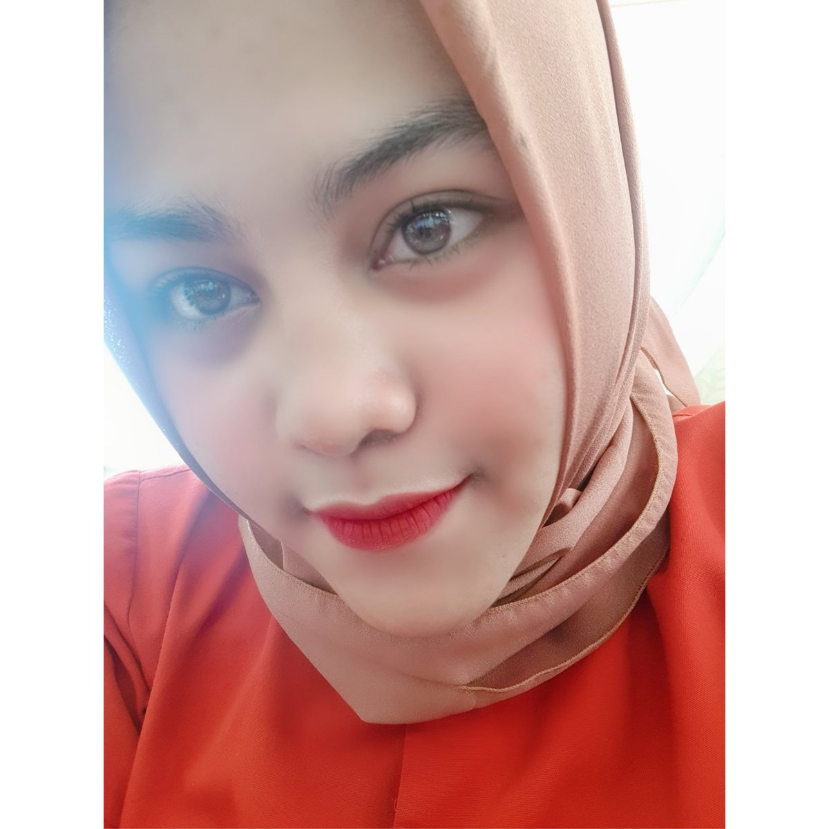 rschairiah's tweet photo. #FotoProfilBaru https://t.co/EMBERssnT1
