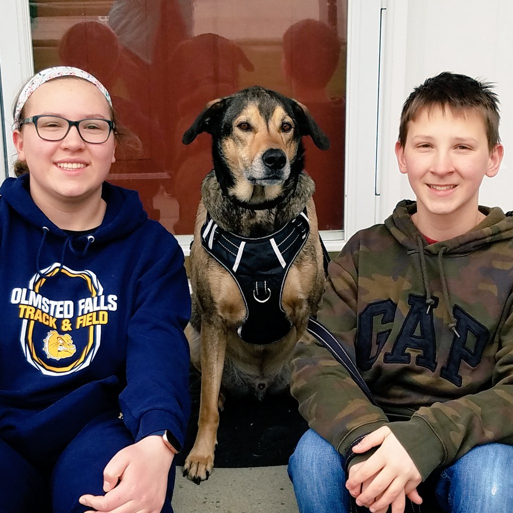 erikkastrozews1's tweet image. Indy with his Bulldog family!#ofvirtualspiritweek